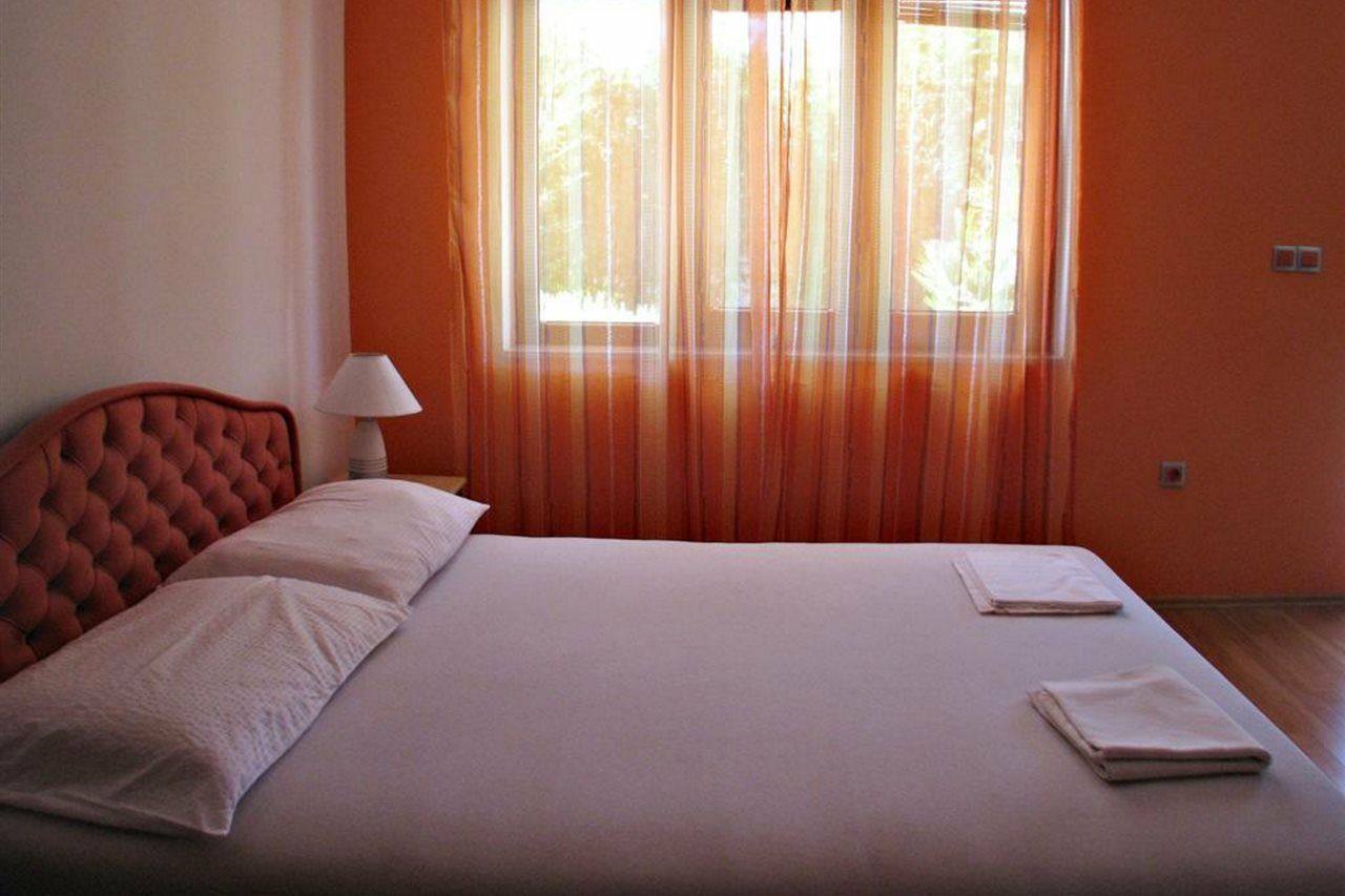 Apartments Miljak オミシュ エクステリア 写真