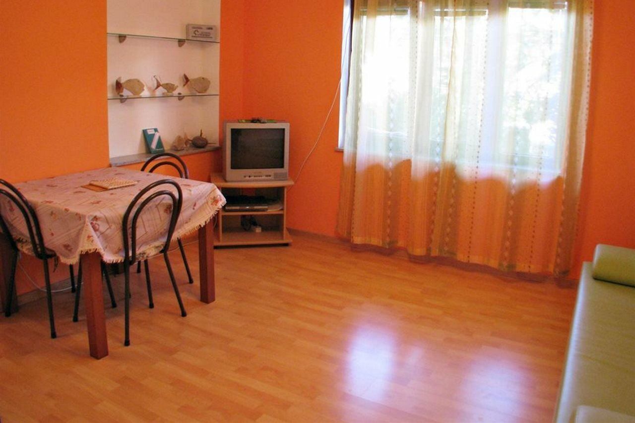 Apartments Miljak オミシュ エクステリア 写真